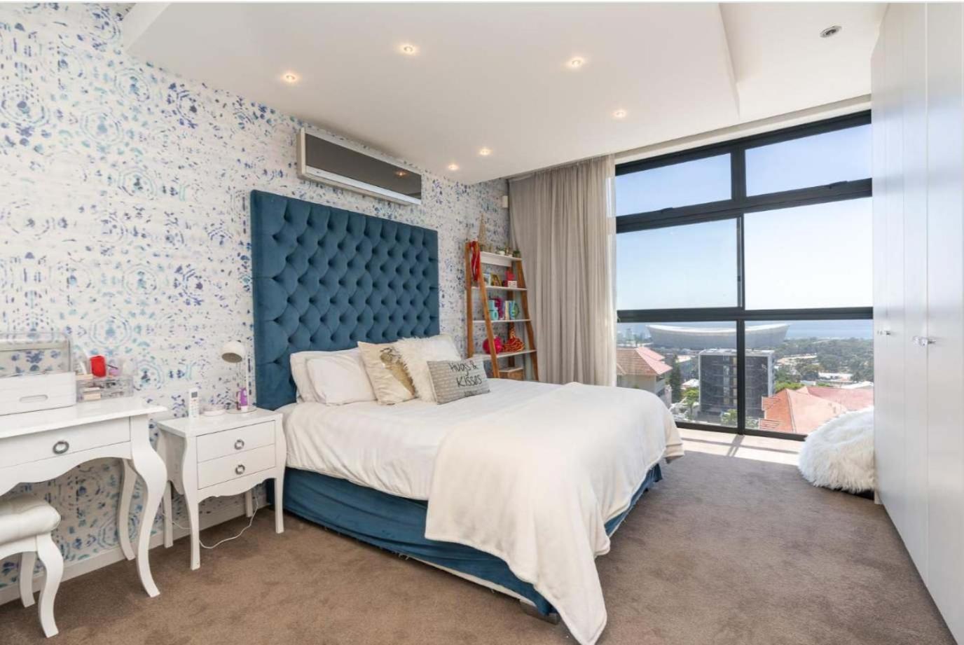 Ocean Views 5 Bedroom Apartment