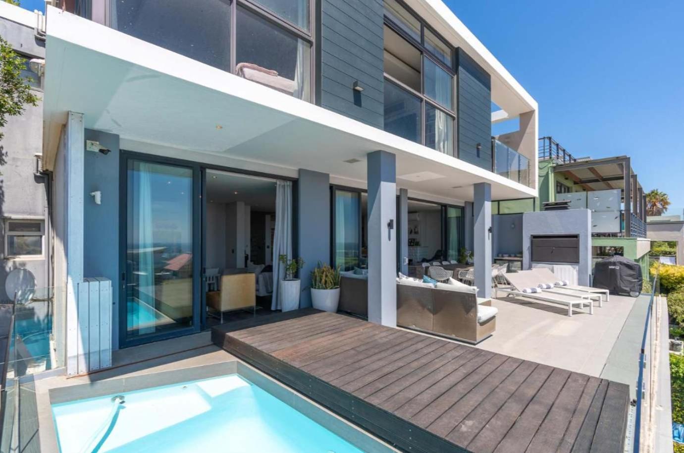 Ocean Views 5 Bedroom Apartment Cape Town
