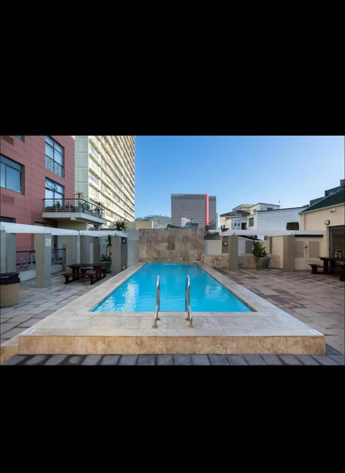 Apartment Modern With Balcony
