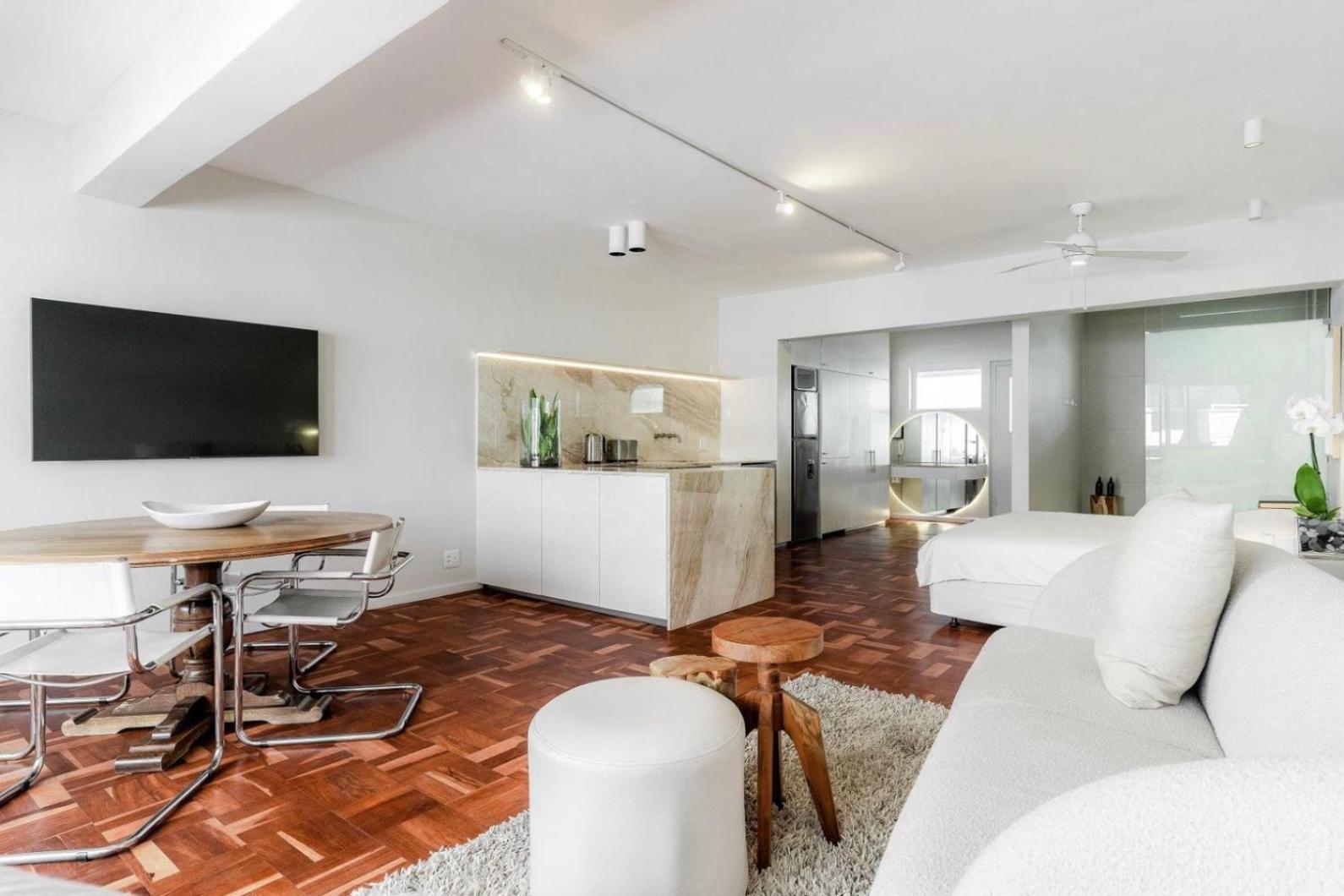 Luxurious Flat On Road Sea Point Cape Town