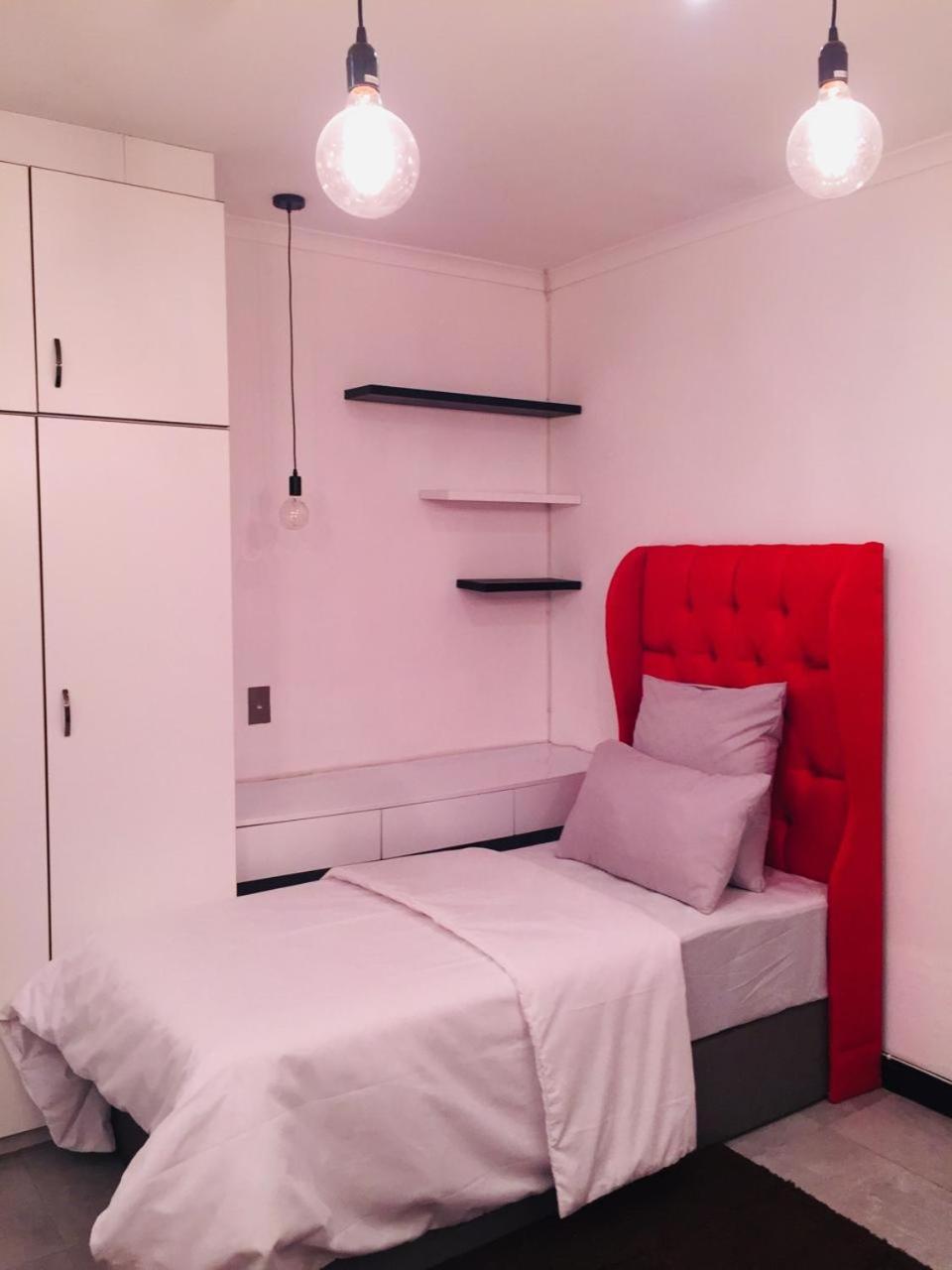 West Queens And Kings Guest house Cape Town