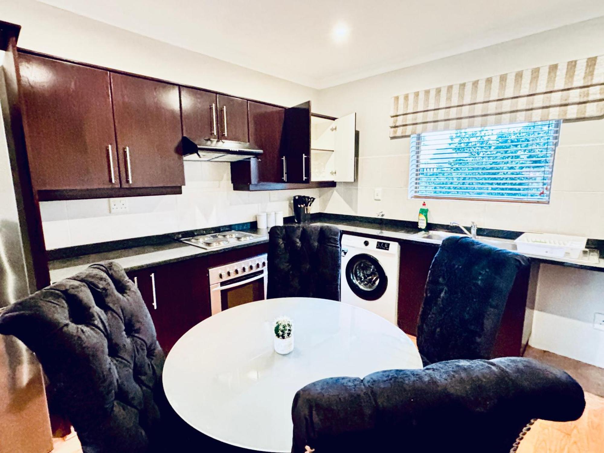 Apartment Spanish Charm In The Heart Of Century Stylish Near Canal Walk!