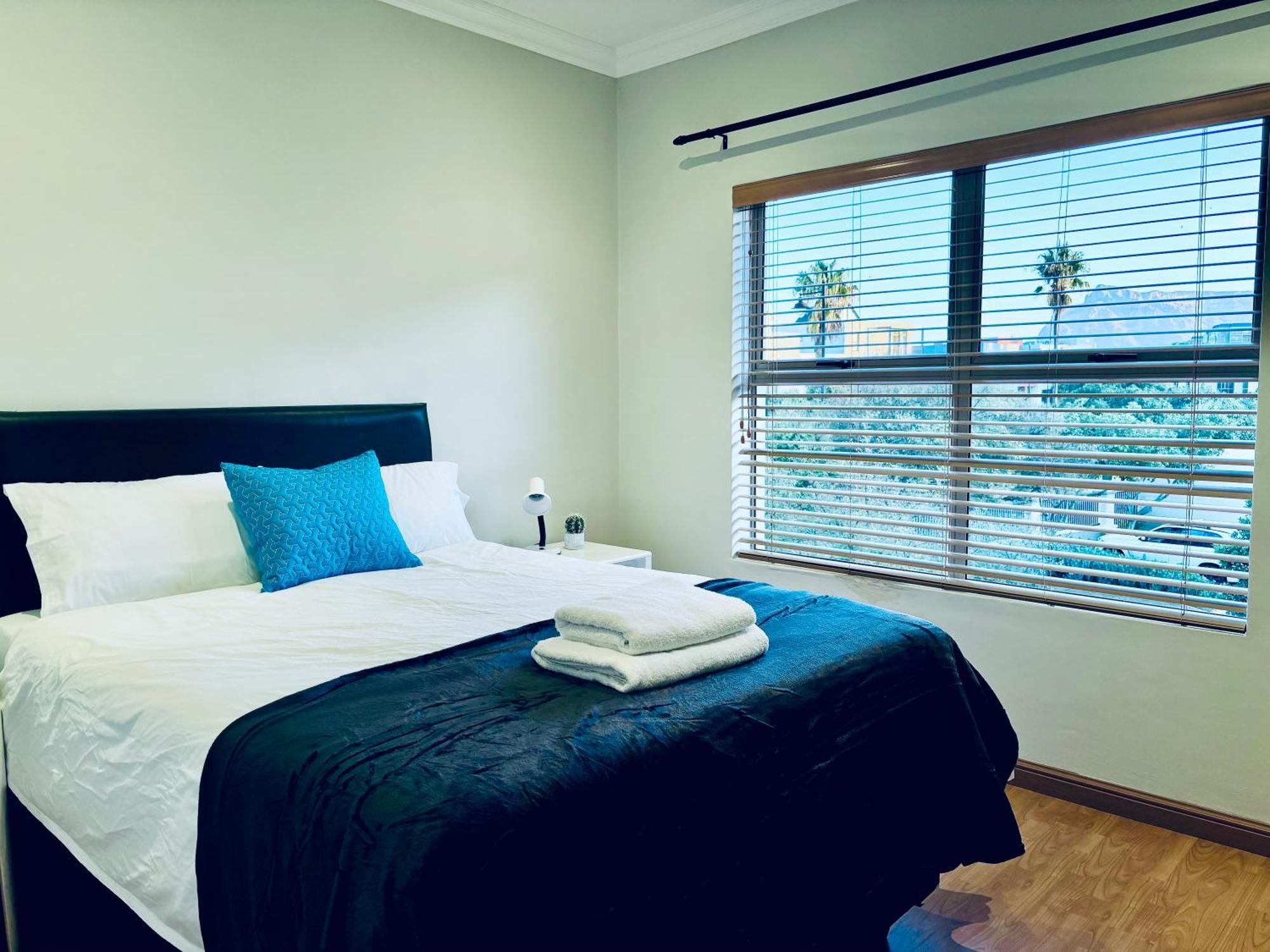 Spanish Charm In The Heart Of Century Stylish Near Canal Walk! Cape Town