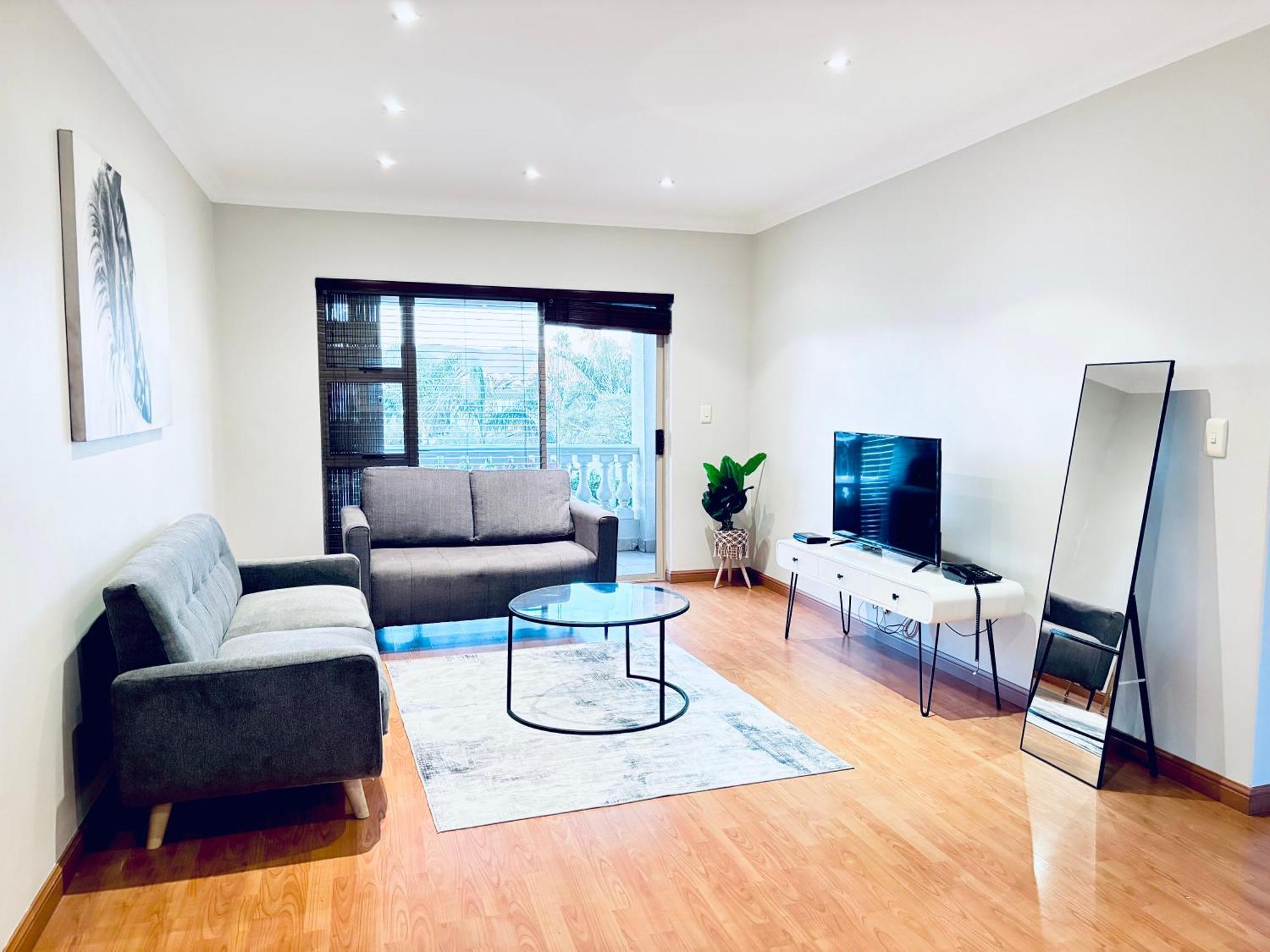Spanish Charm In The Heart Of Century Stylish Near Canal Walk! * Cape Town