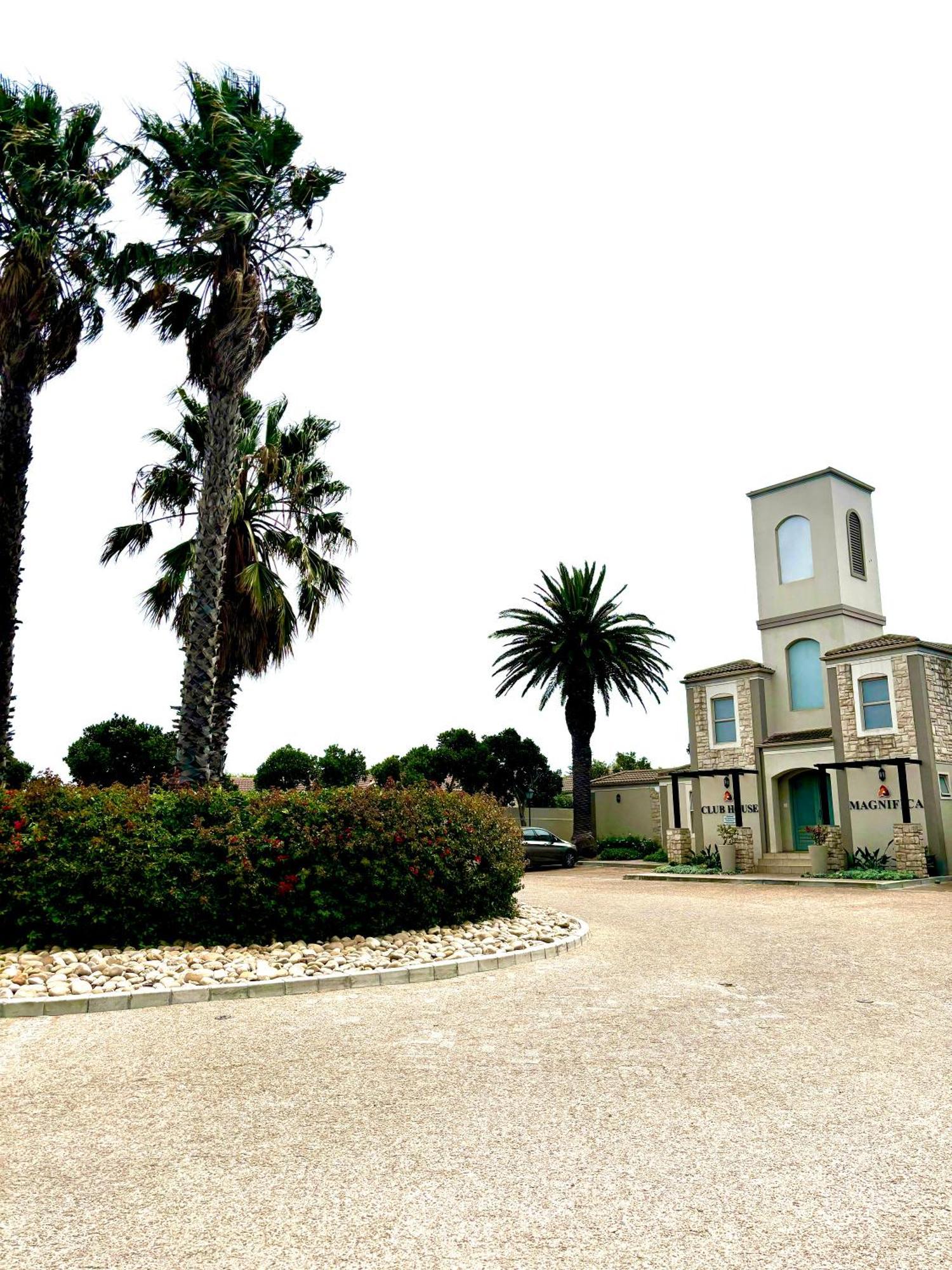 Apartment Spanish Charm In The Heart Of Century Stylish Near Canal Walk! Cape Town