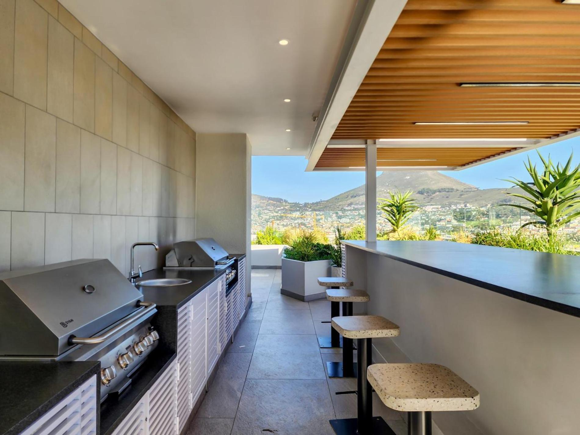 Sky High Views At The Rubik With Rooftop Pool Apartment