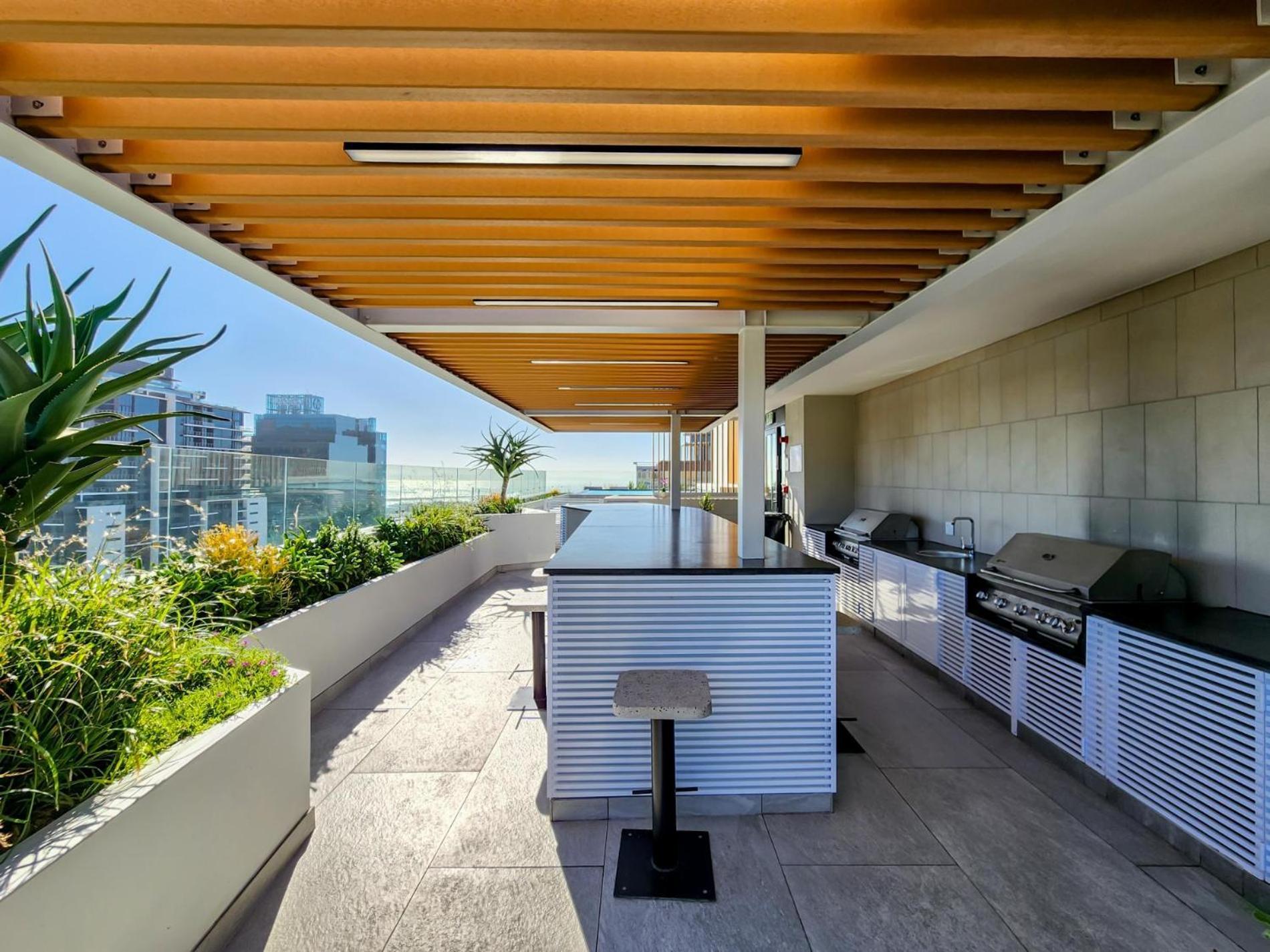 Apartment Sky High Views At The Rubik With Rooftop Pool Cape Town