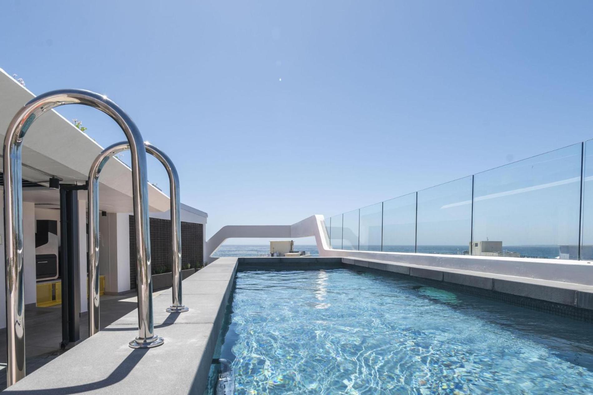 Modern At Eighty2 On M Sea Point