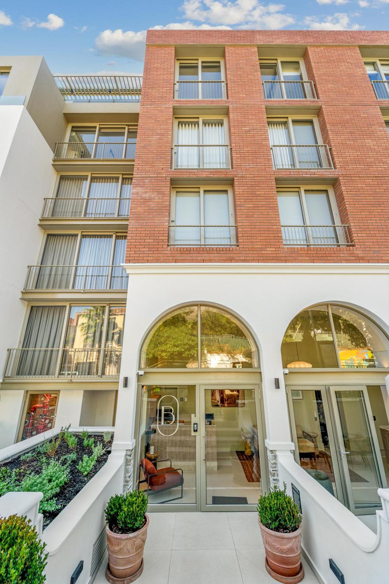 Modern In Trendy Point, Apartamento *