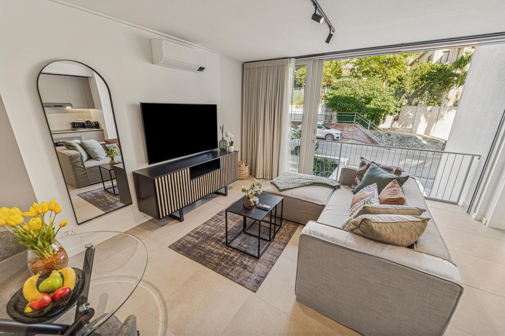 Apartamento Modern In Trendy Point, *