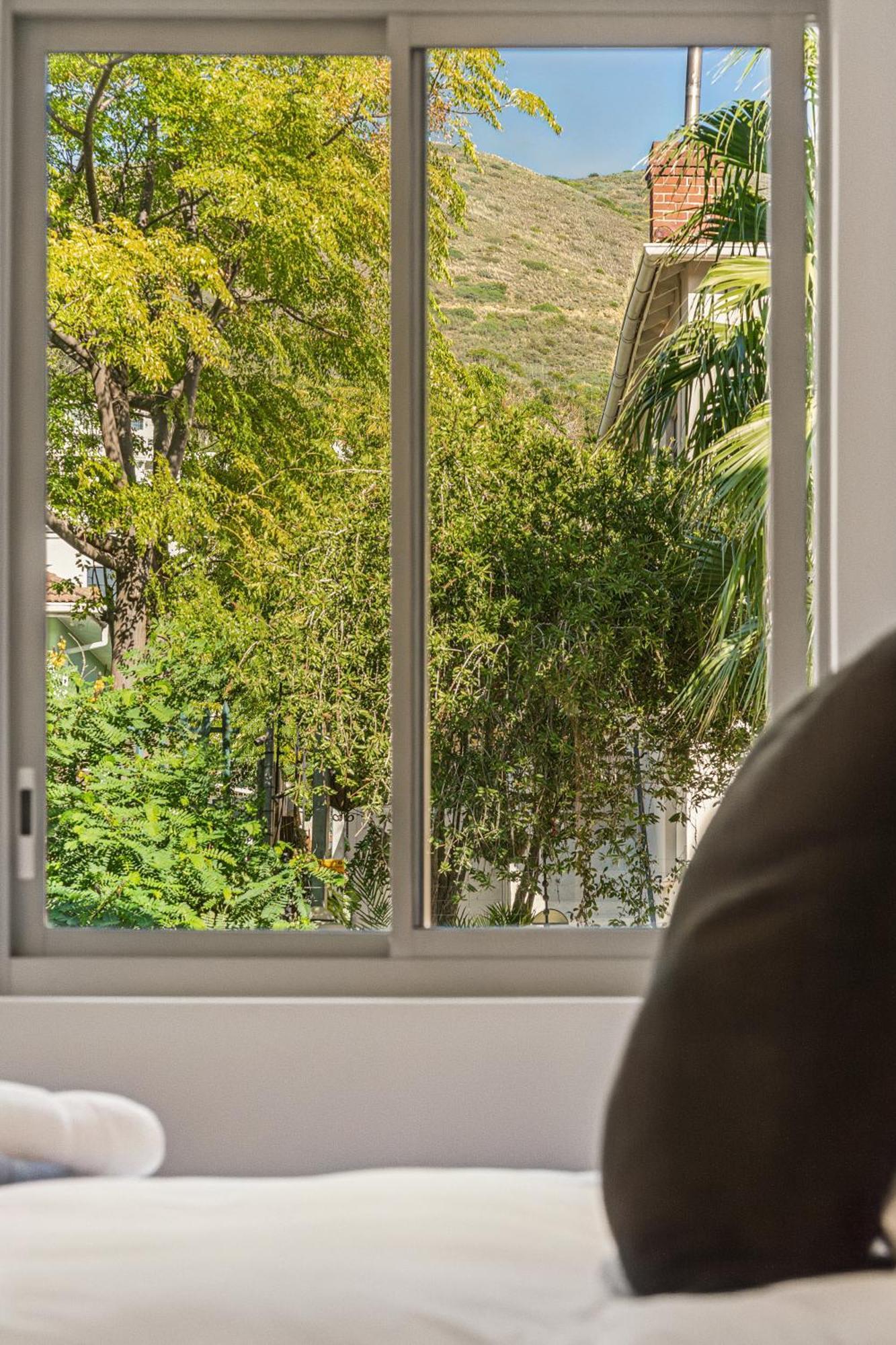 Apartamento Modern In Trendy Point, *