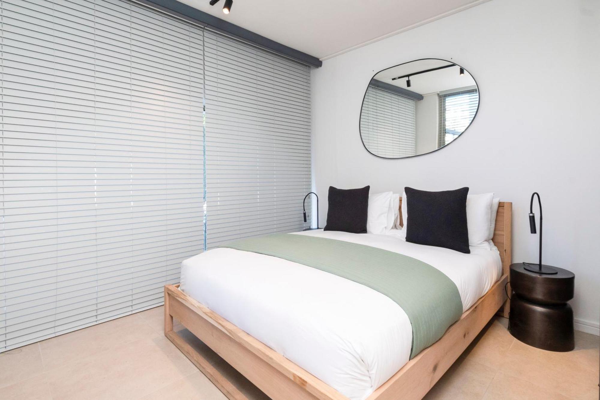 Luxury At The Braemar, Point *