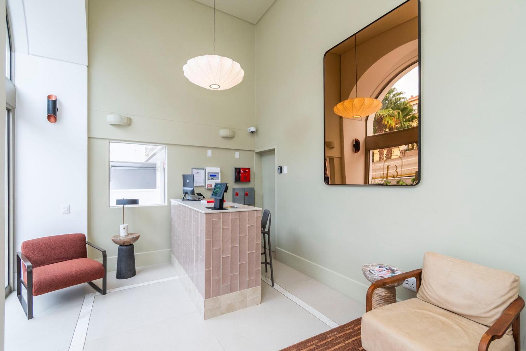 Apartment Luxury At The Braemar, Point *