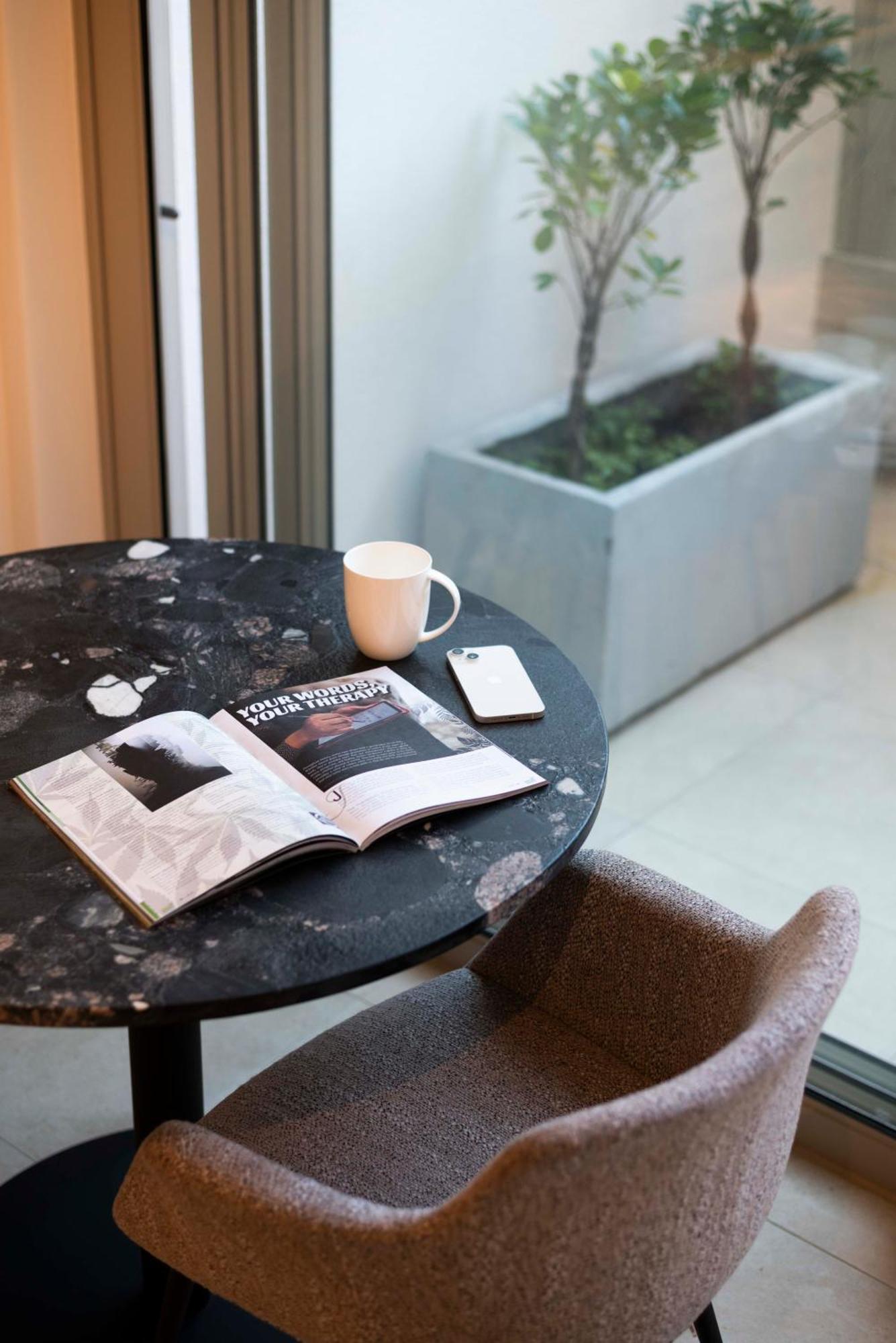 Luxury At The Braemar, Point