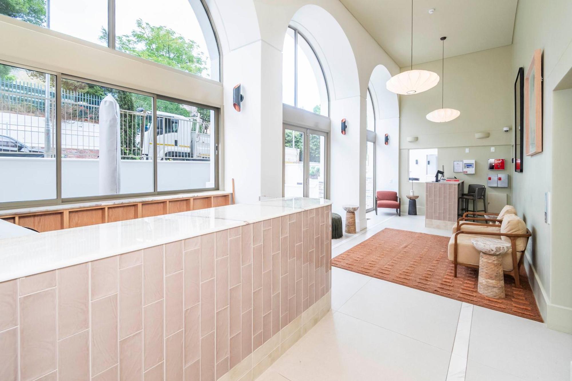 Luxury At The Braemar, Point *