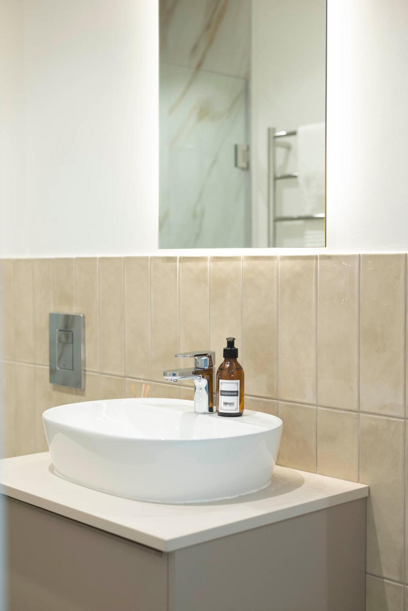 Apartment Luxury At The Braemar, Point