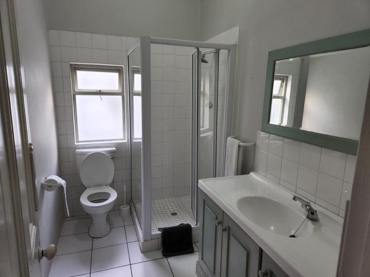 Newlands, Historic Character Home, Solar Installed Holiday home Cape Town