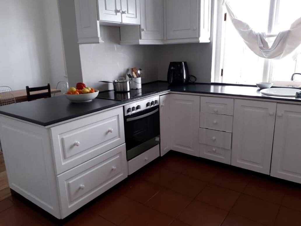 Newlands, Historic Character Home, Solar Installed Holiday home Cape Town