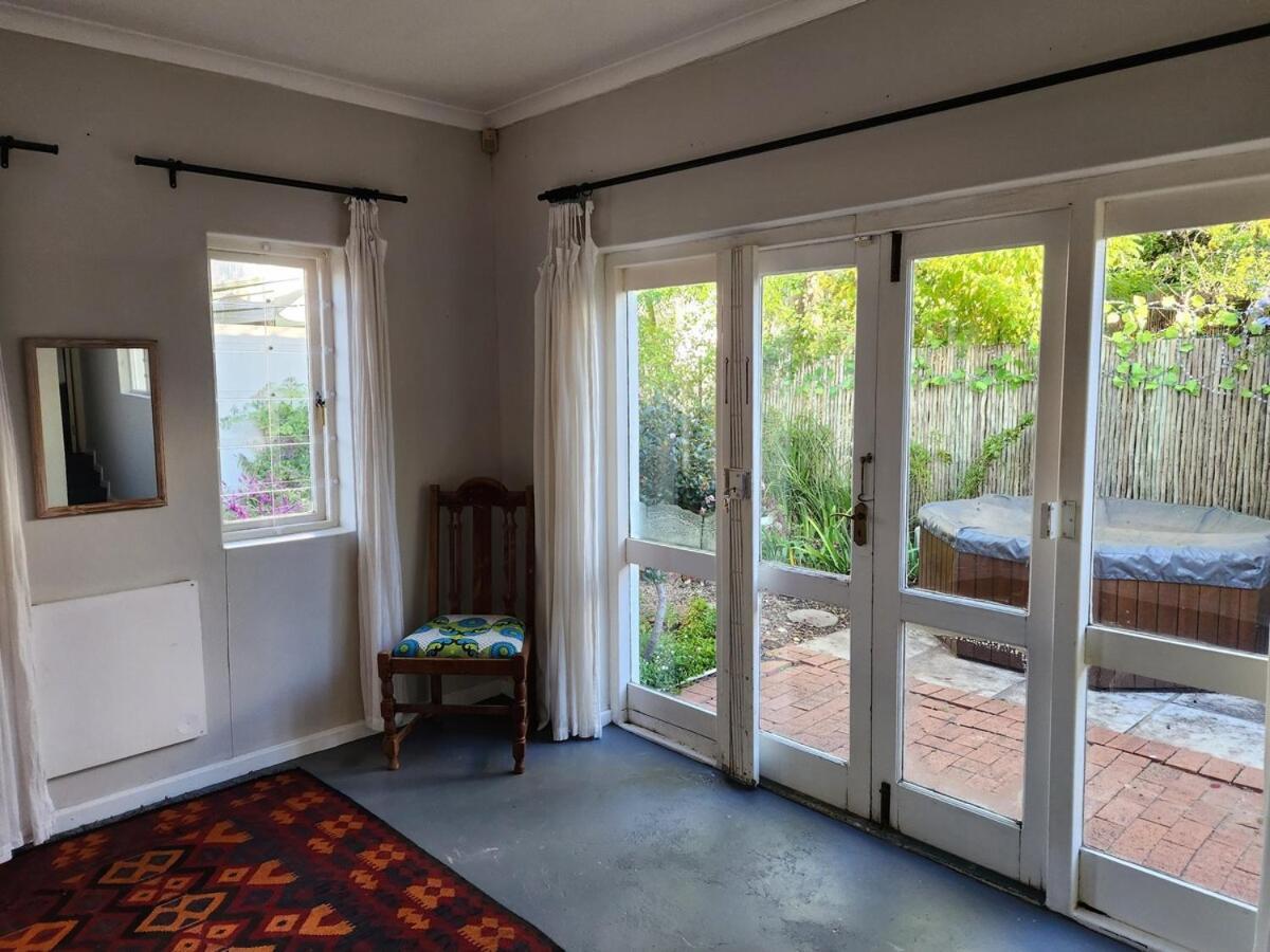 Newlands, Historic Character Home, Solar Installed * Cape Town