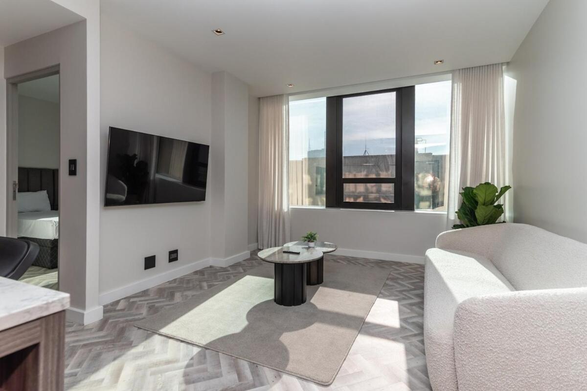 Apartment Modern Unit With Aircon, Coworkspace, Secure Building Cape Town