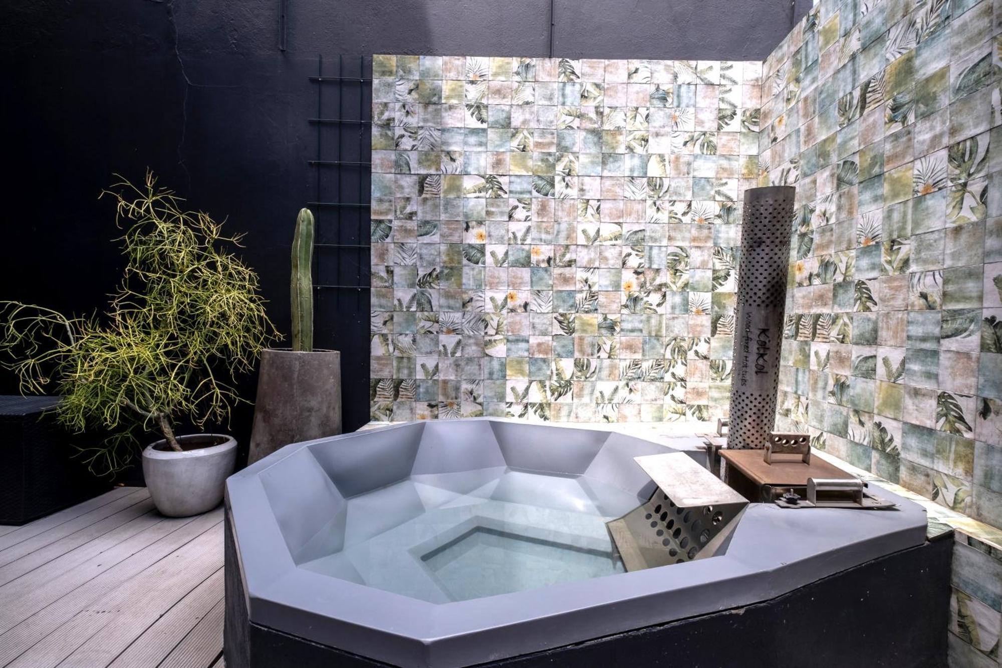 Two-bedroom With Hot Tub In De Waterkant Apartment *