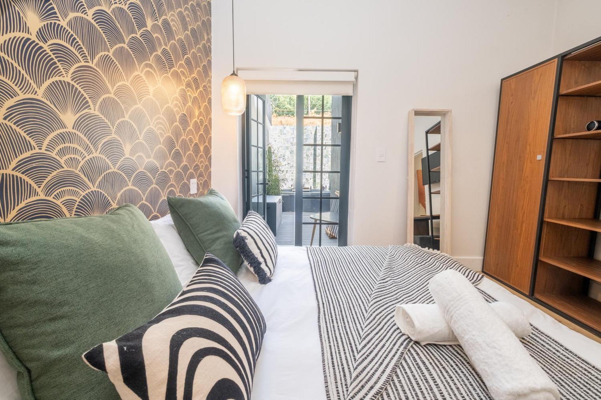 Two-bedroom With Hot Tub In De Waterkant Apartment