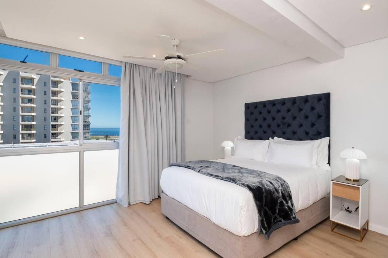 King Bed Sea Views Promenade Fast Wifi