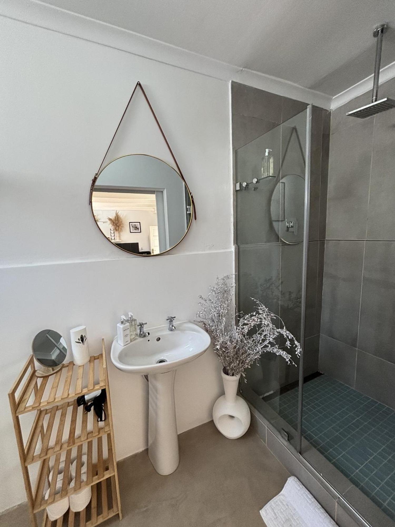 Apartment Bohemian, Neutral Close To Promenade