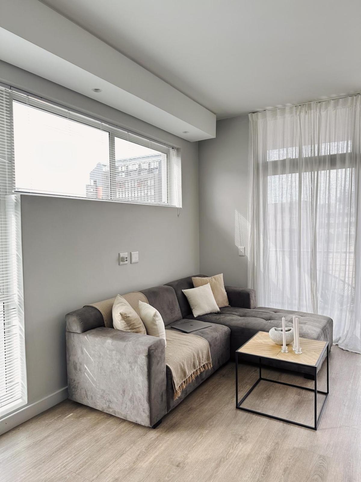 Bree Street Apartment *