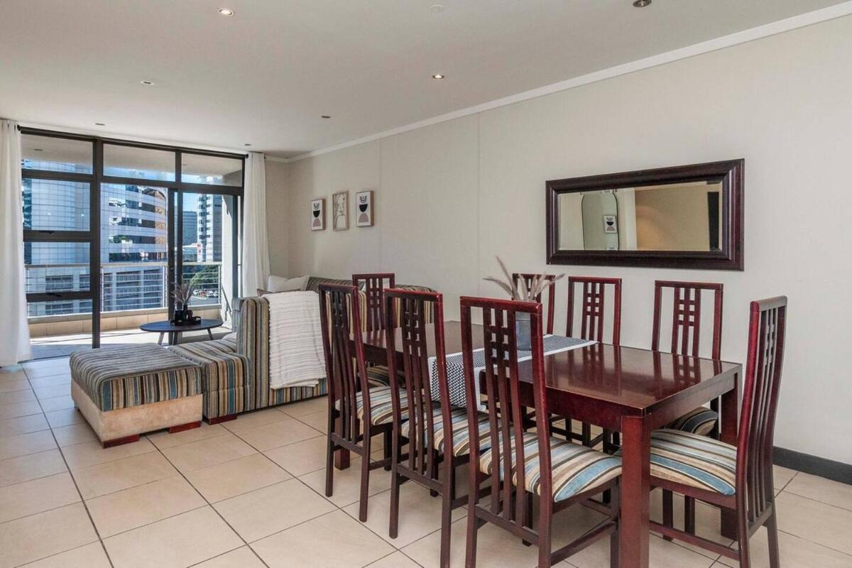 2 Bedroom Escape In The Apartment