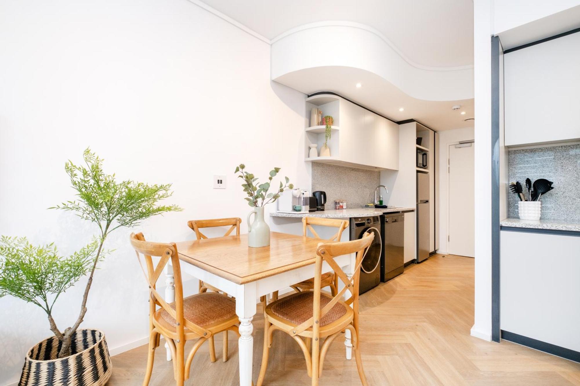 801 Zeeland Pier - Lux 2 Bedroom Near Cticc With Free Onsite Parking *