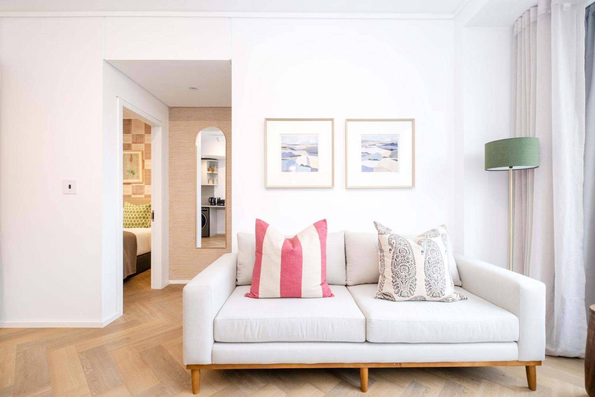 801 Zeeland Pier - Lux 2 Bedroom Near Cticc With Free Onsite Parking Apartment *
