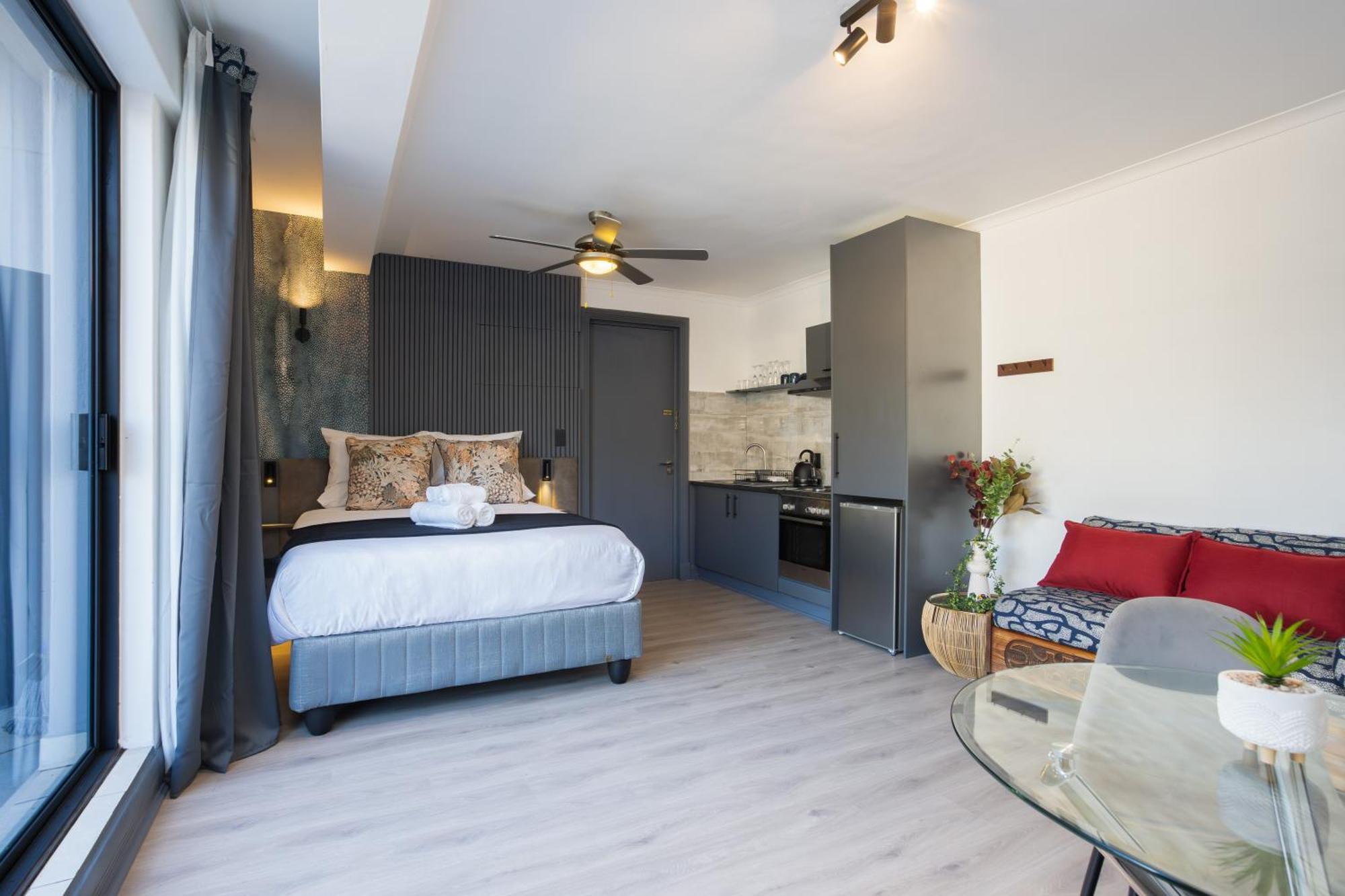 Modern Studio - Table Mountain Views, Gym, Free Parking, Strong Wifi Cape Town