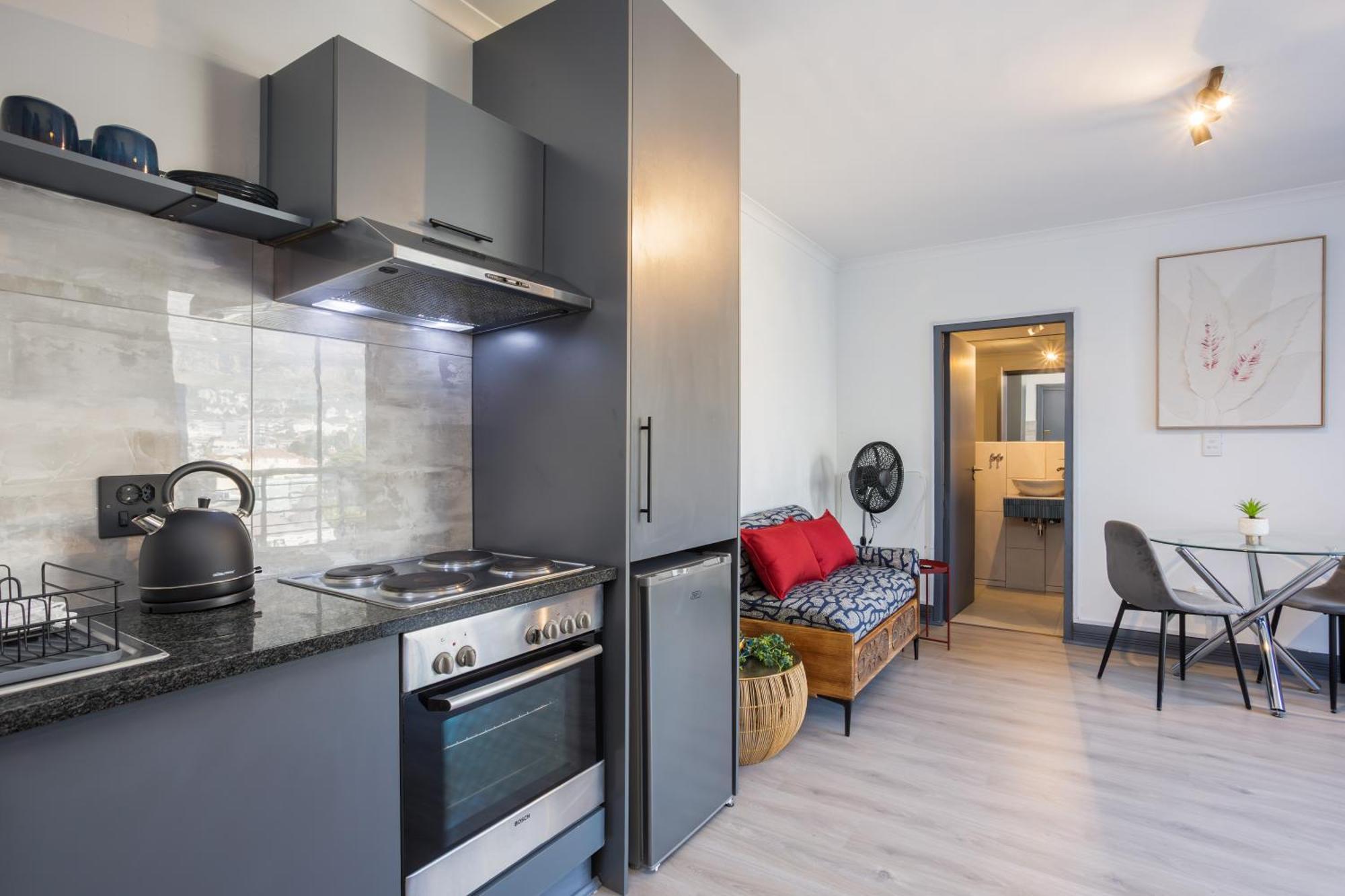 Apartment Modern Studio - Table Mountain Views, Gym, Free Parking, Strong Wifi *