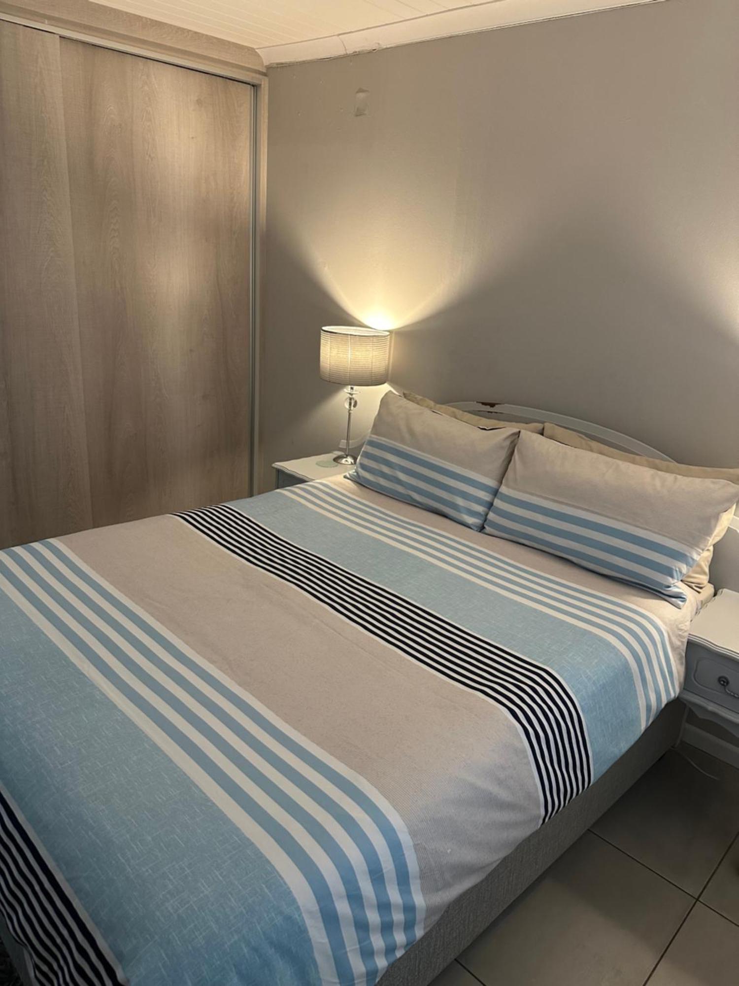 Cozy And Convenient Apartment *
