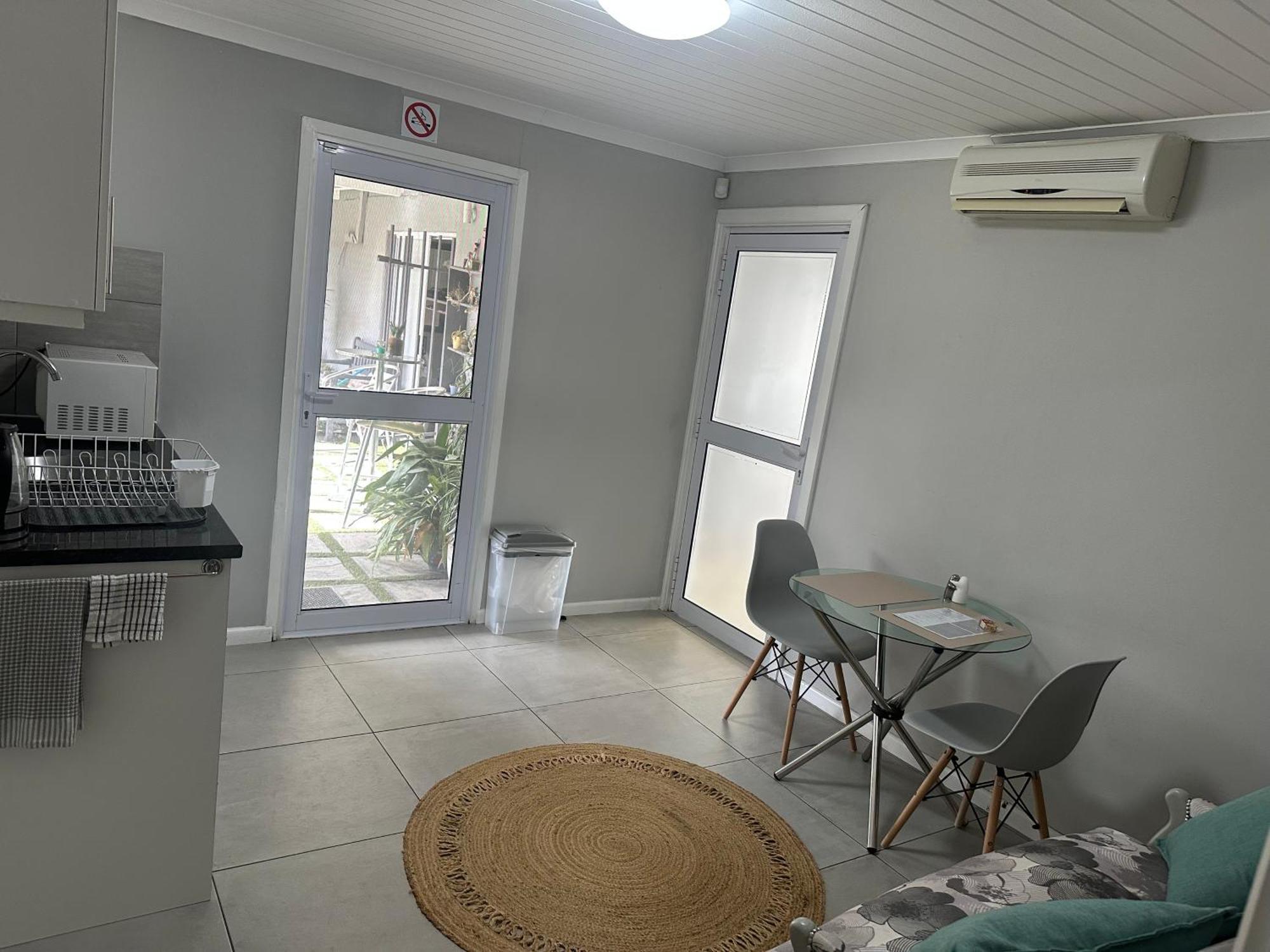 Cozy And Convenient Apartment