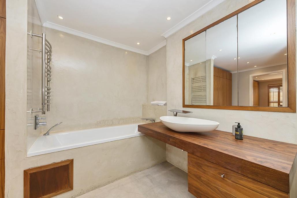 Large Villa, Walk To The Cape Town