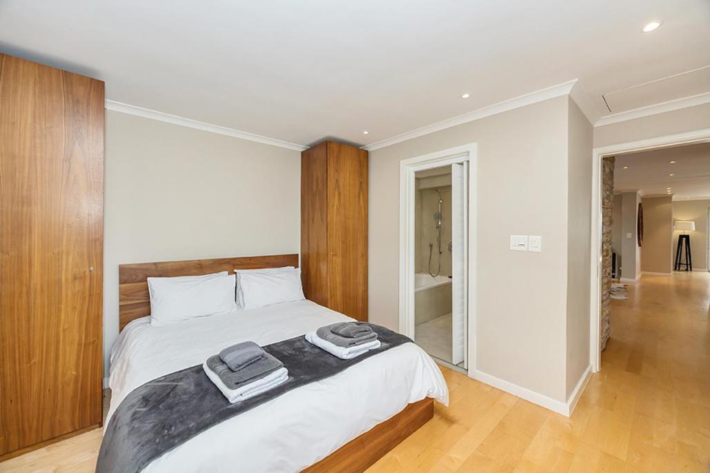 Holiday home Large Villa, Walk To The