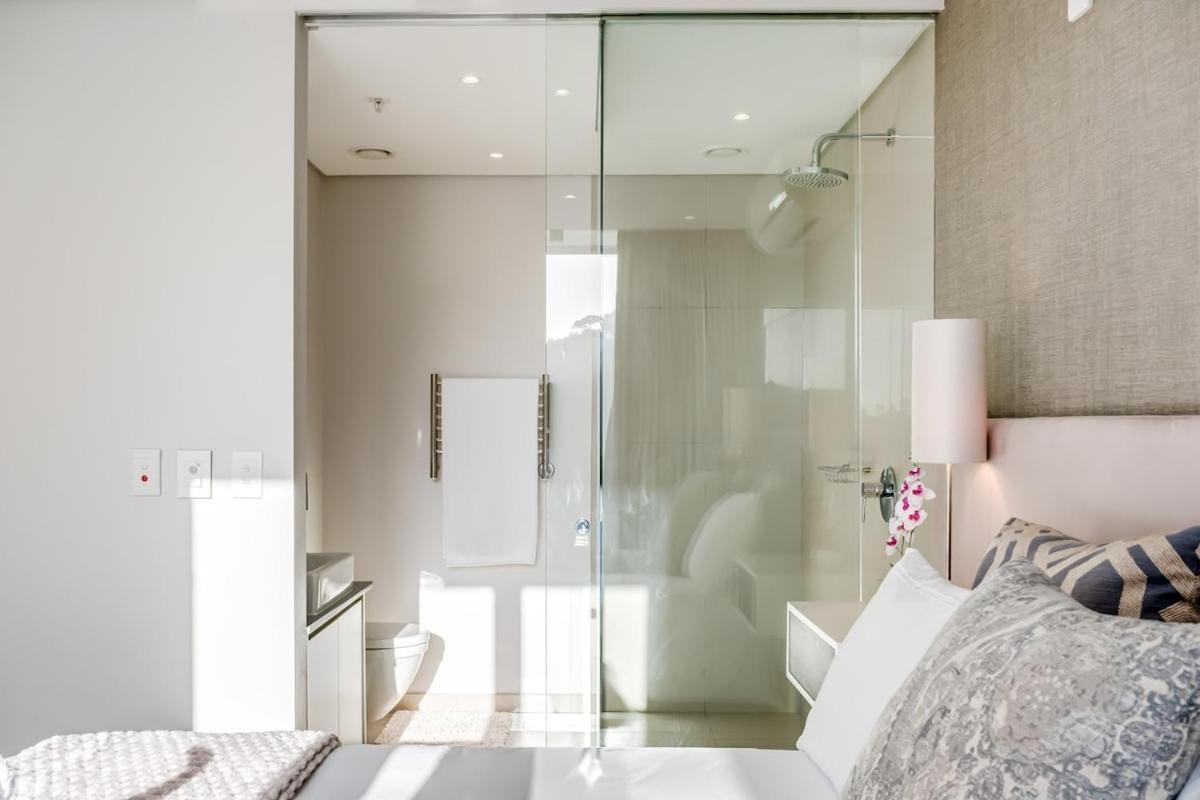 Luxury 2br Sky Views & Prime Location Apartamento Cidade Do Cabo