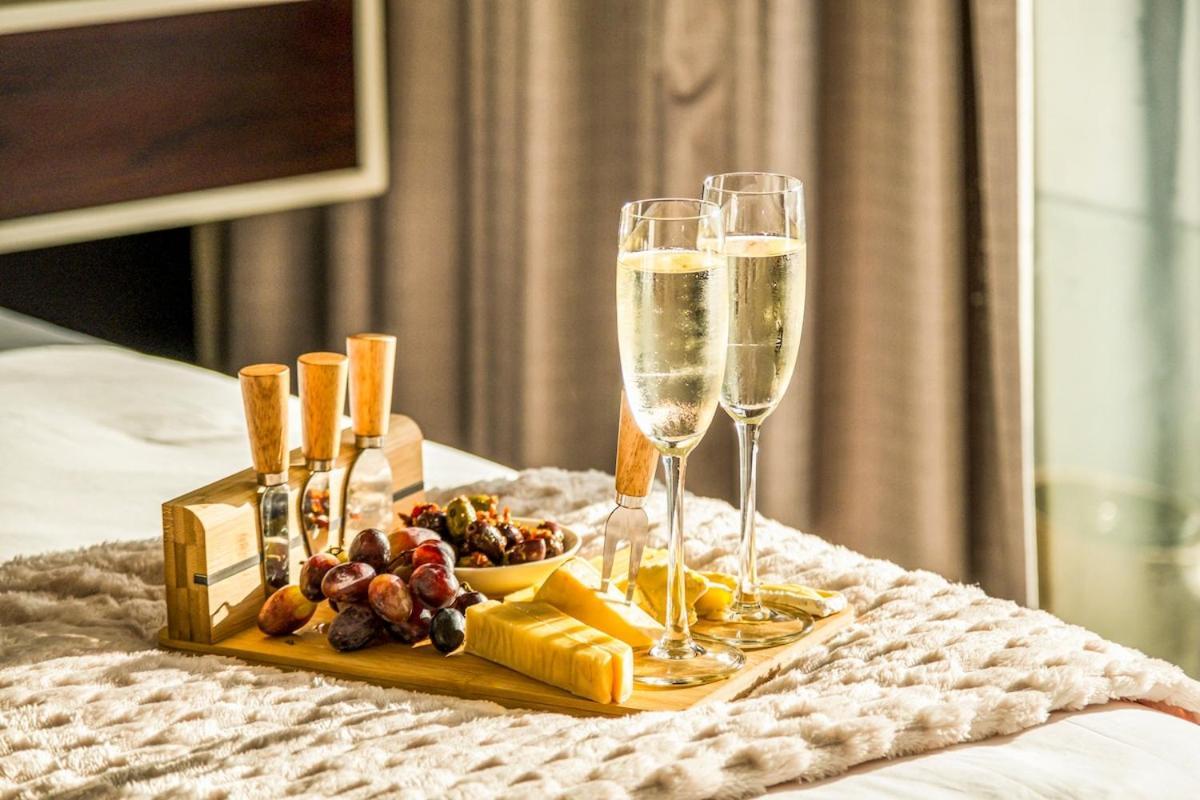 Luxury 2br Sky Views & Prime Location Apartamento
