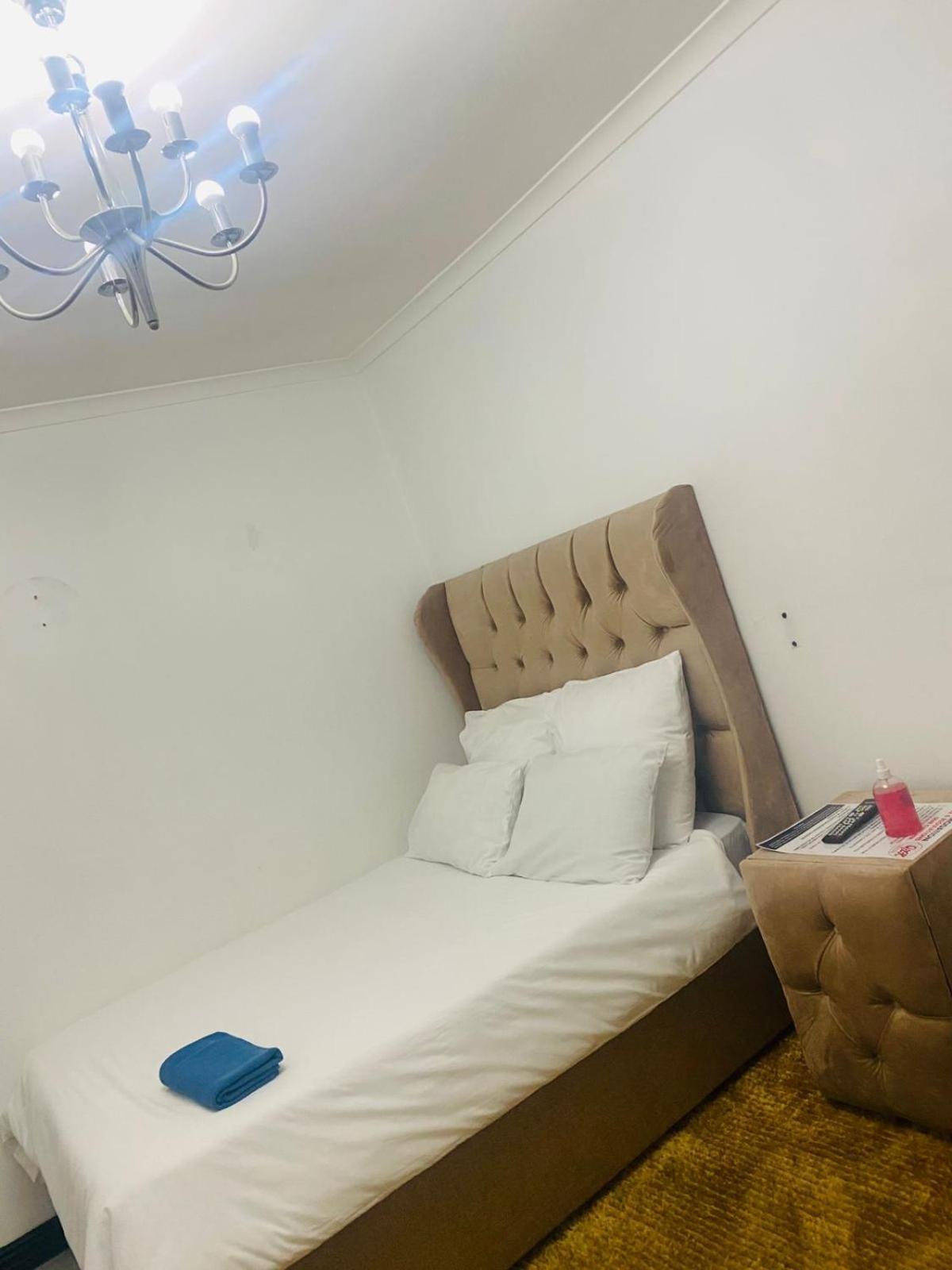 West Queens And Kings Guest house