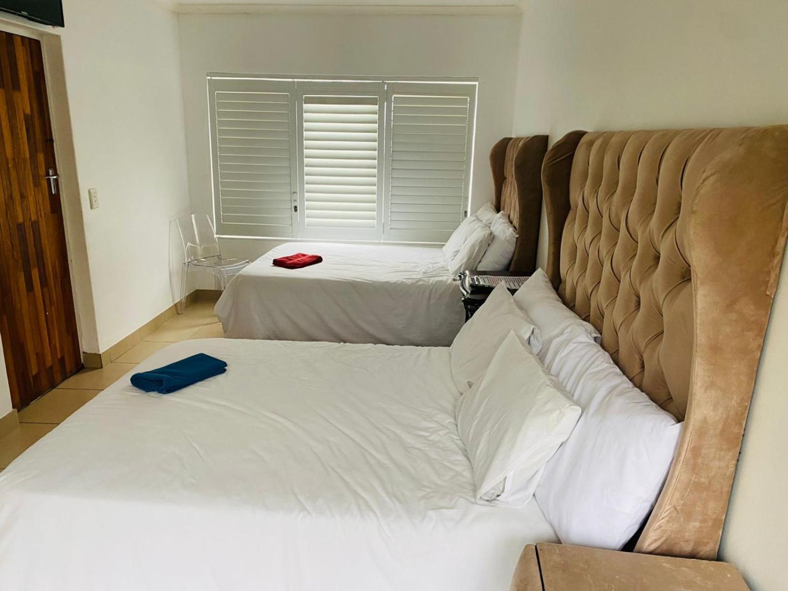 Guest house West Queens And Kings Cape Town