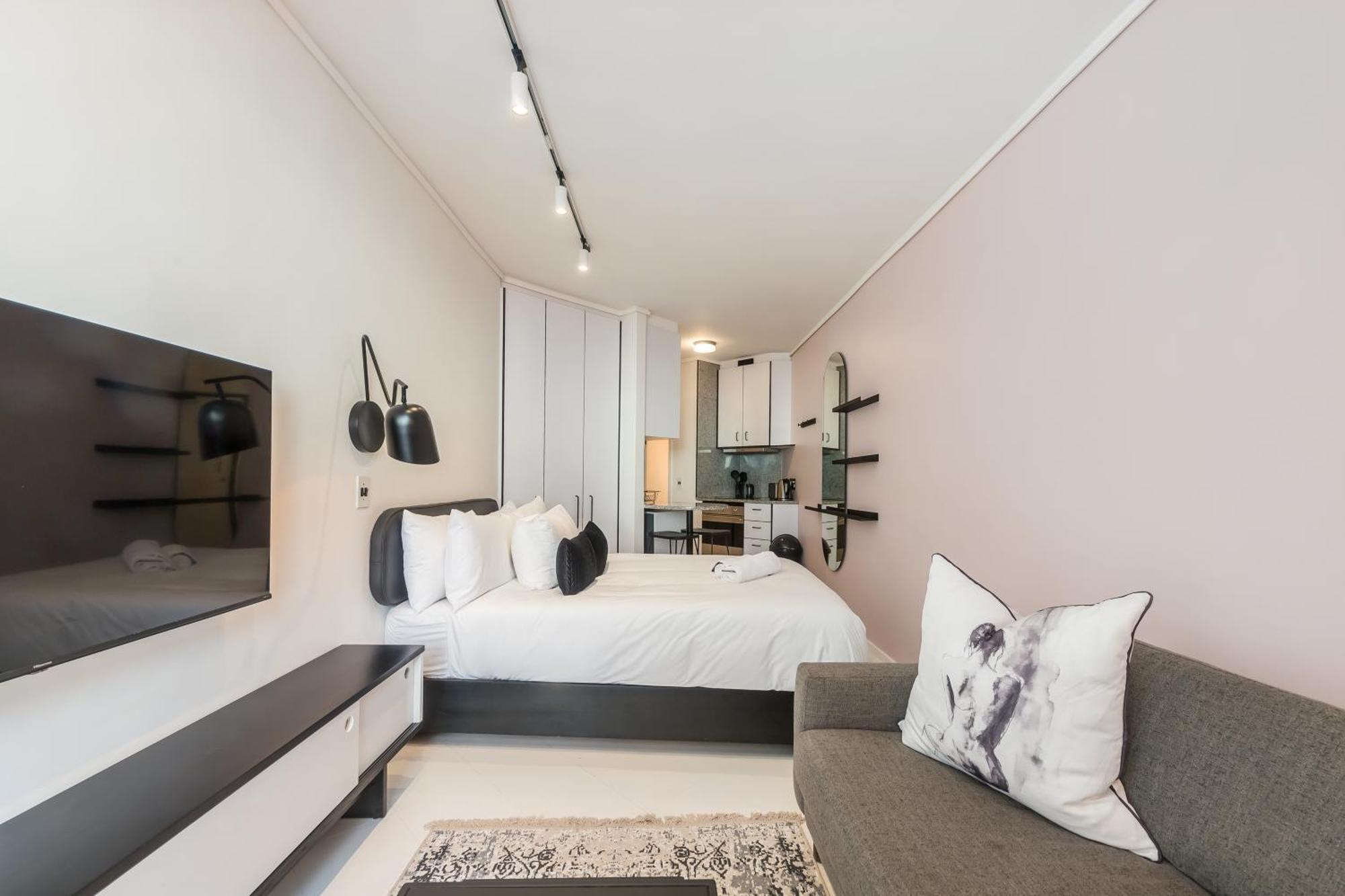 Flamingo 605 - Sea Point Apartment