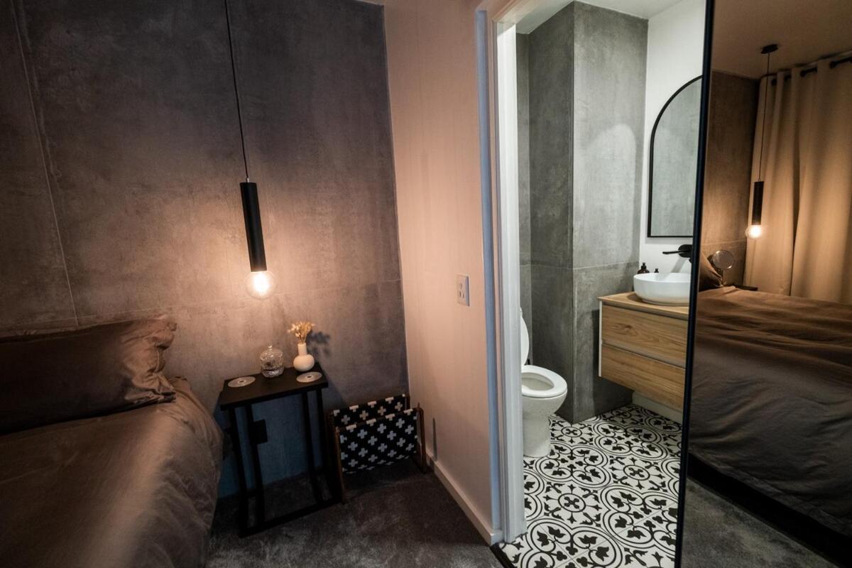 Salma - New York Style 1bed L No Loadshedding Apartment Cape Town