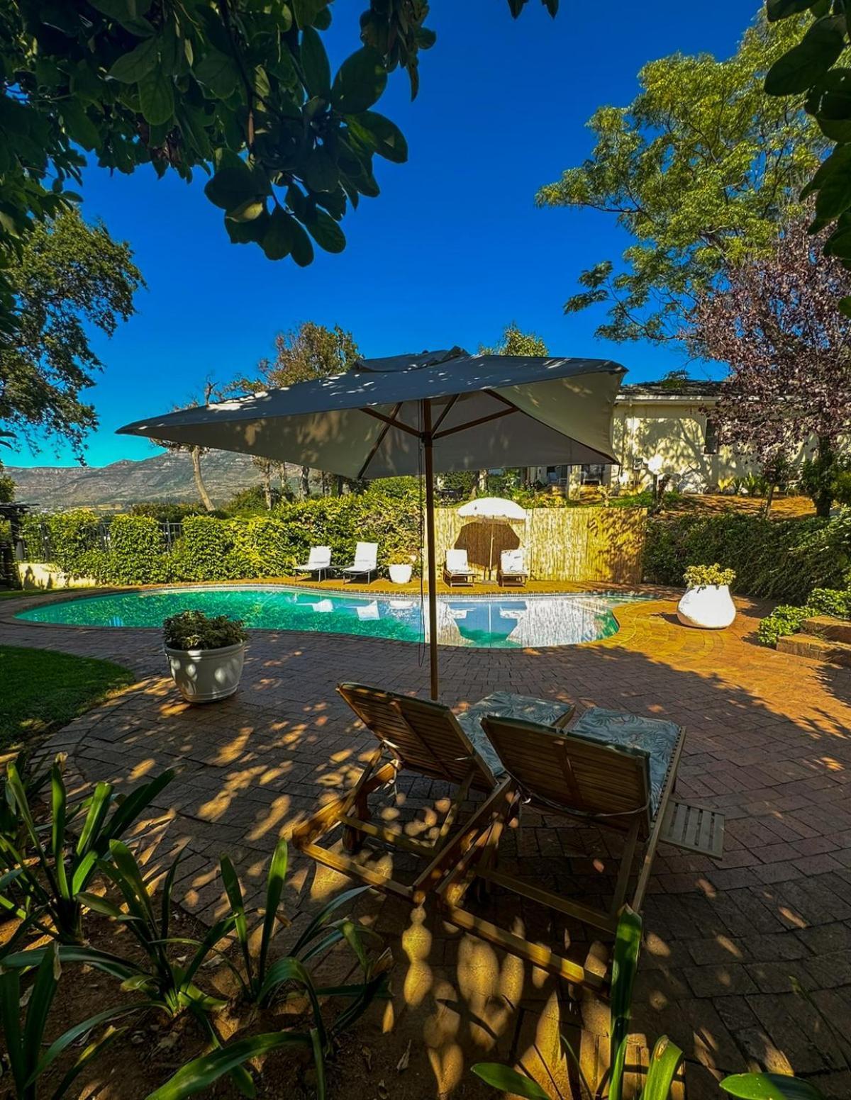 Holiday home Family Friendly Vineyard Views, Pool And Beautiful Garden Cape Town