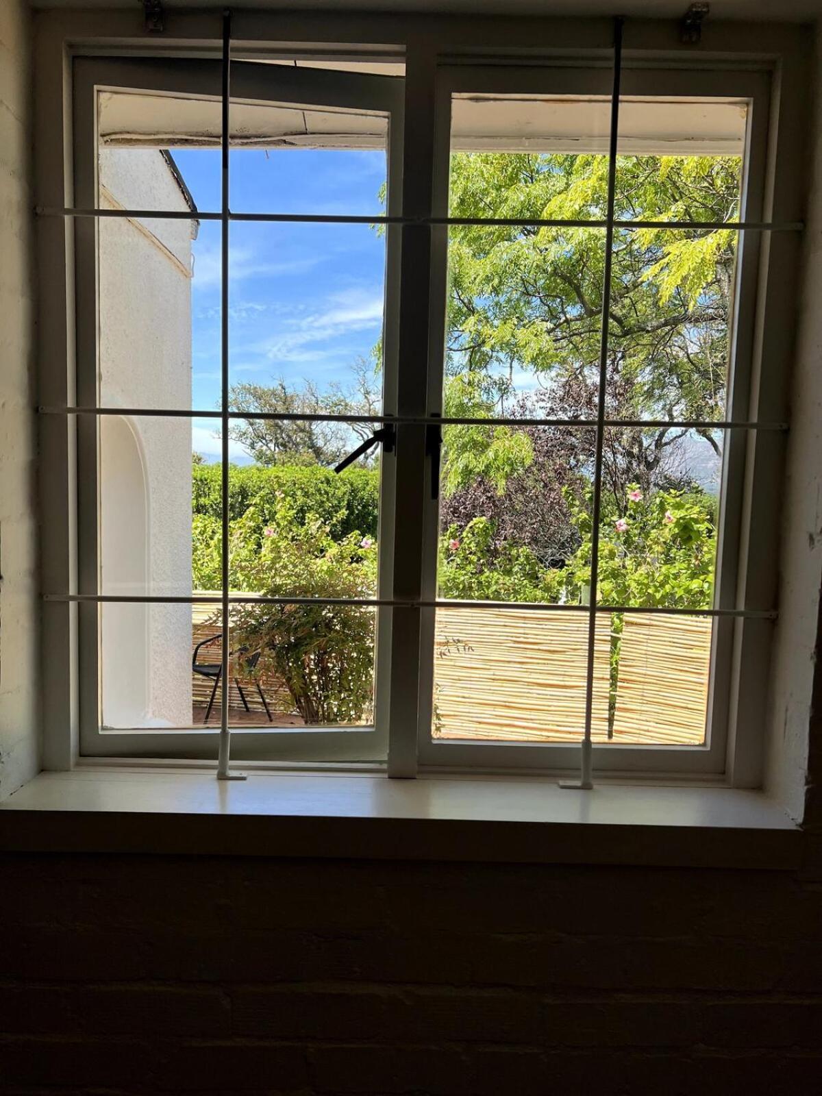 Family Friendly Vineyard Views, Pool And Beautiful Garden Holiday home