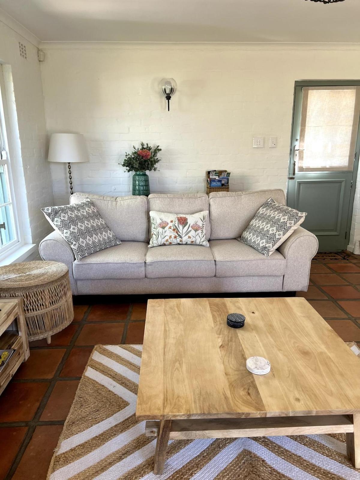 Family Friendly Vineyard Views, Pool And Beautiful Garden * Cape Town