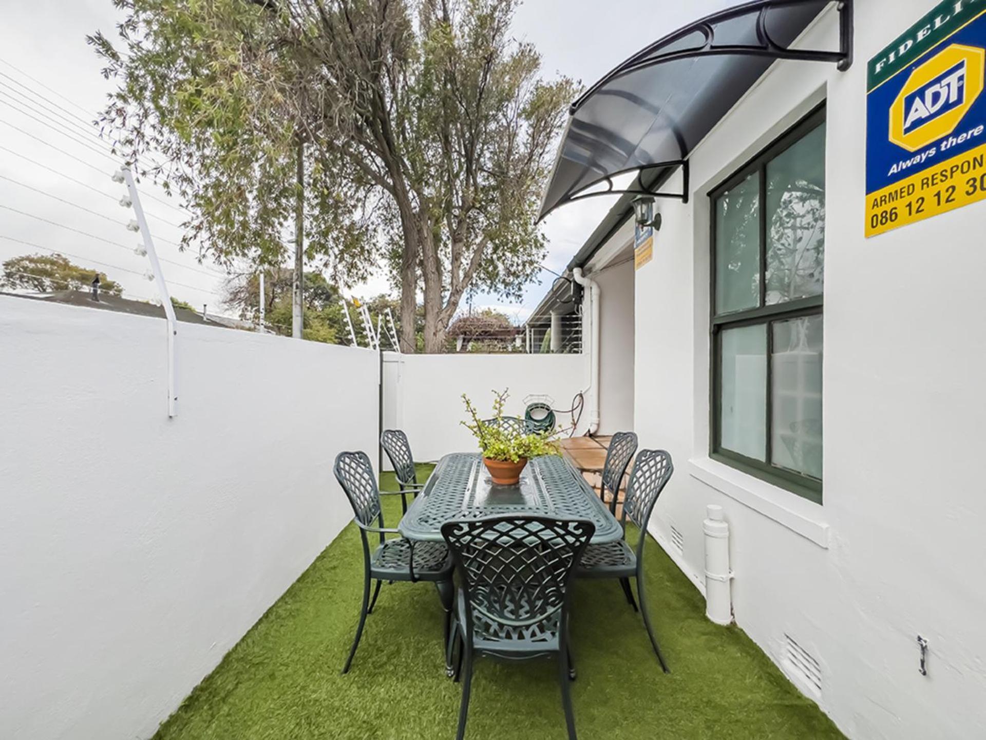 Apartment Escape To Tranquility In Claremont *