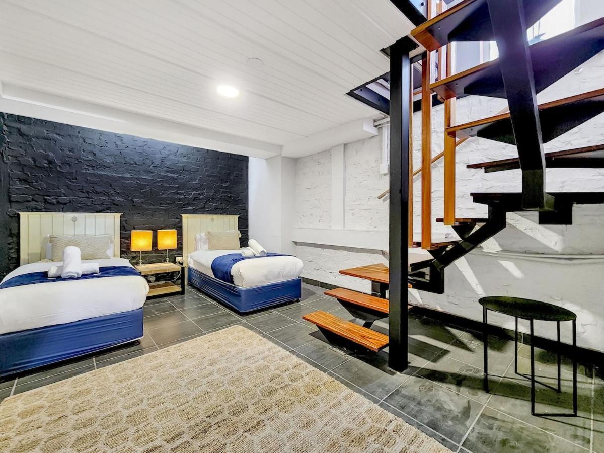 Spacious Family Near With Inverter Apartment Cape Town