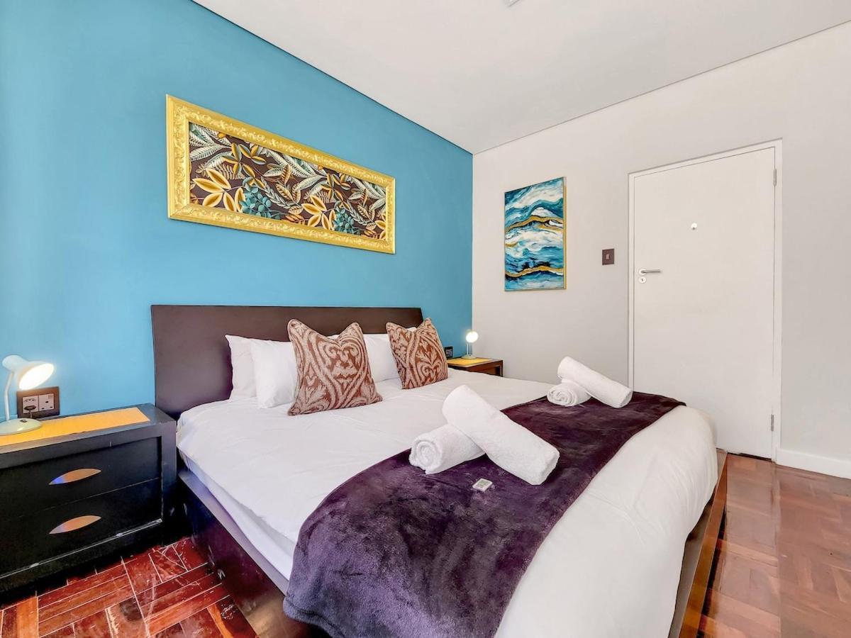 Spacious Family Near With Inverter Apartment Cape Town
